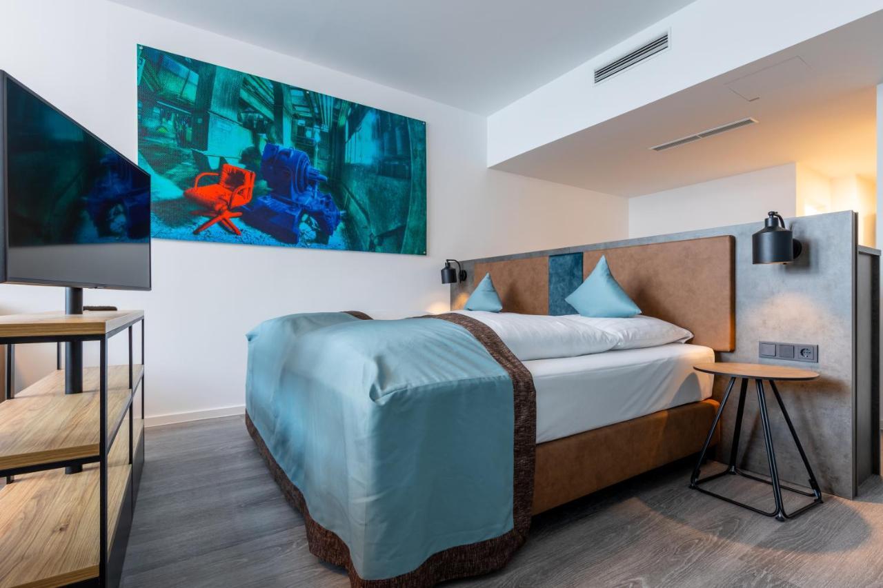 Trip & Hotel